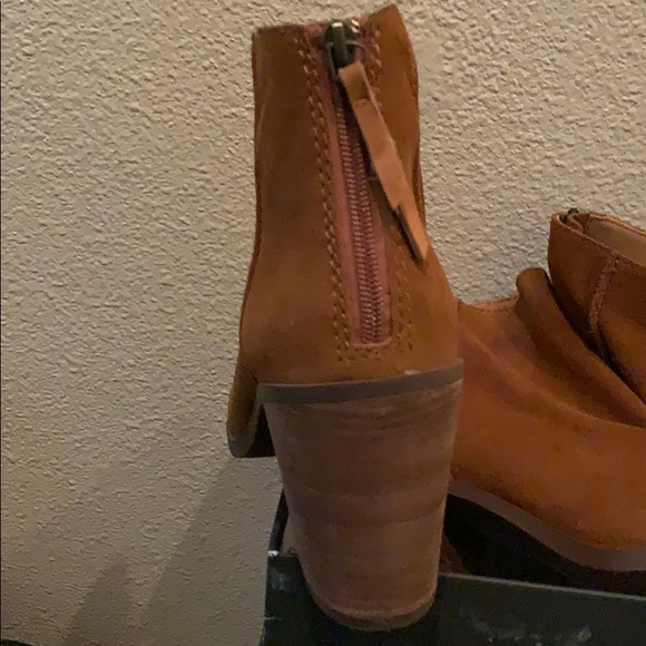 NEW BP. Heath bootie cognac suede size 10M pointed toe 3.25” heel zip closure - Picture 6 of 7